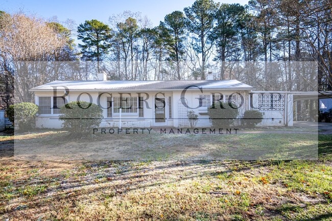 Building Photo - 305 White Oak Dr