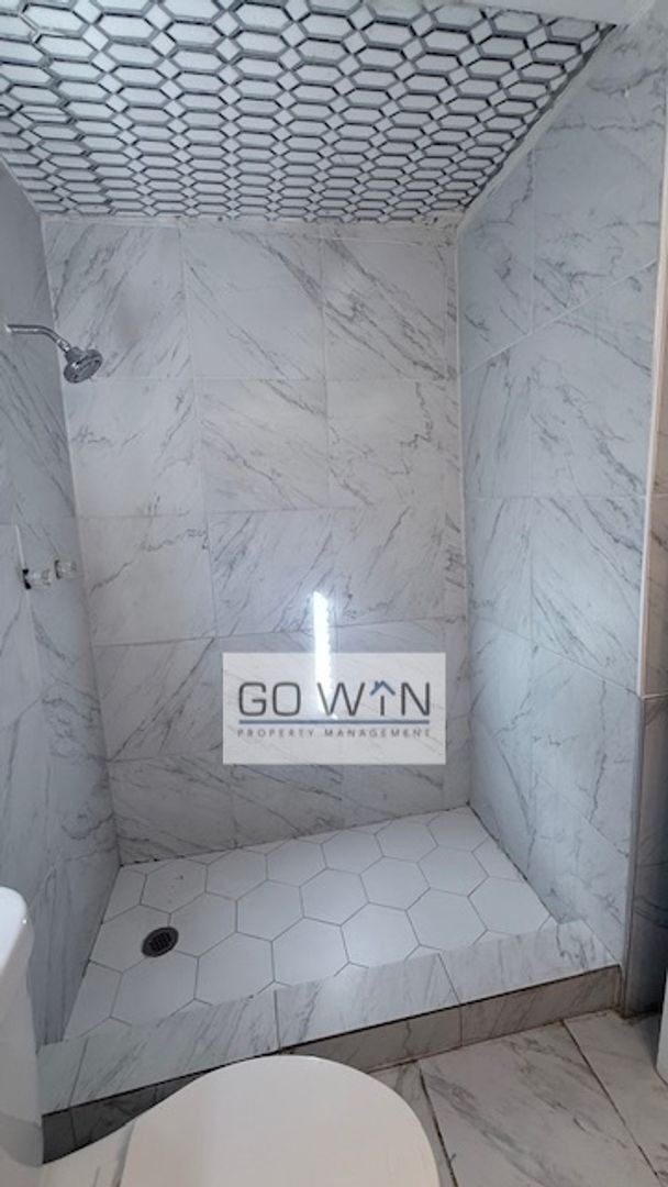 Photo - 8422 W Jefferson St Unidad Front House