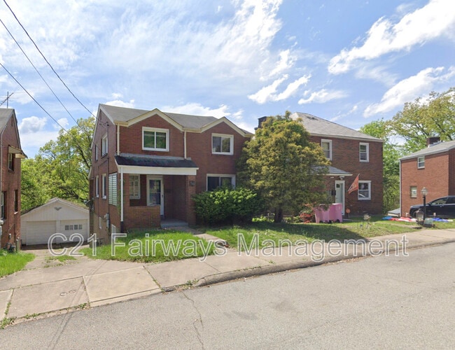 Photo - 560 Wylie Ave House