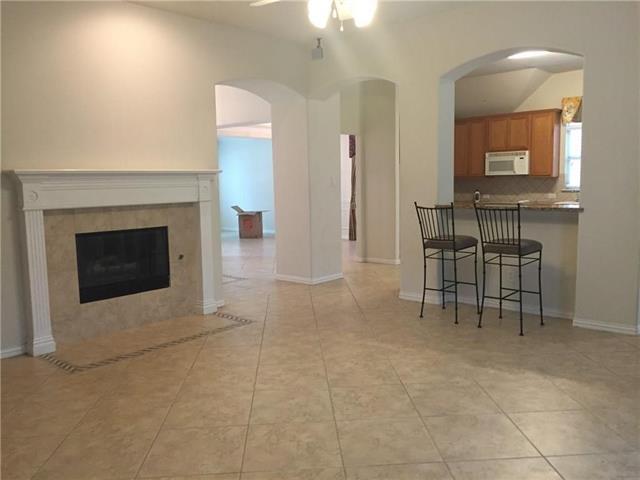 Photo - 1004 Royal Oaks Dr