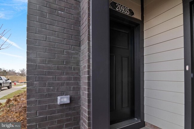 Photo - This stunning luxury 2-story condo has 3 beds & 2.5 baths with over 1500 sq ft of living space.