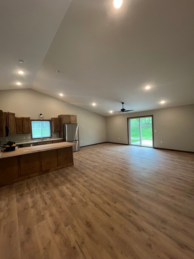 Building Photo - 656 Veronica Ct Unit 1 Rental
