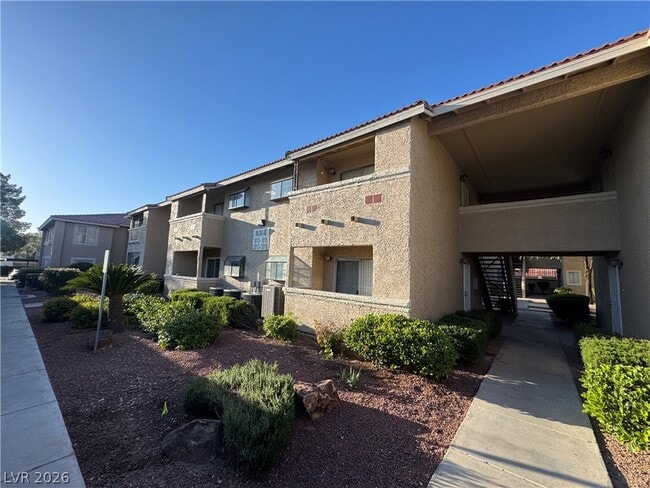 Building Photo - 7200 W Pirates Cove Rd Unit 1014