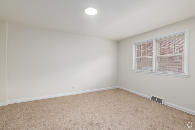 1BR, 1BA - 850SF - Bedroom