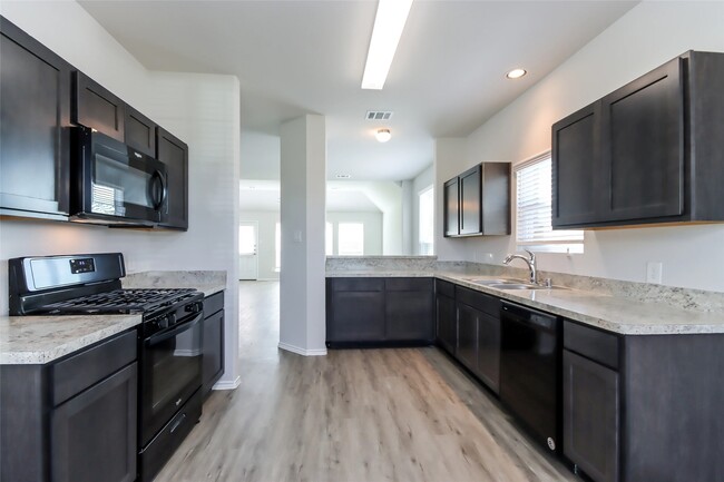 Photo - 21310 Shadbush Avenue