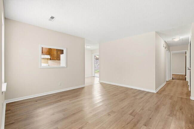346 Dorchester Manor Blvd
