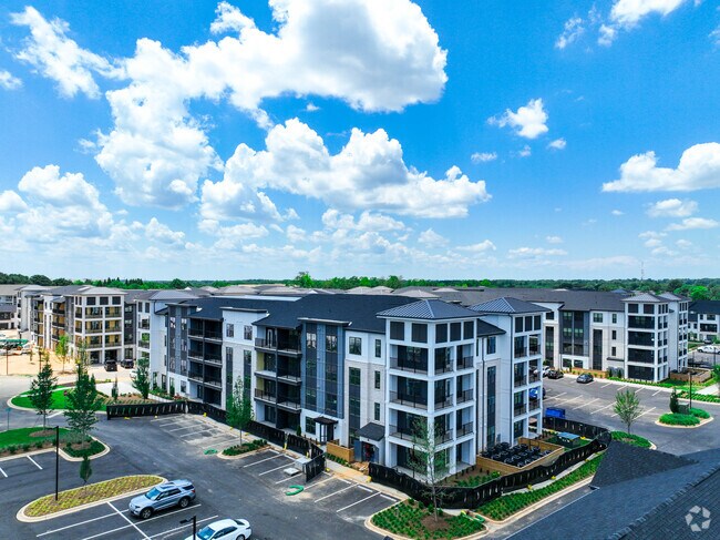 District South Apartments & Townhomes