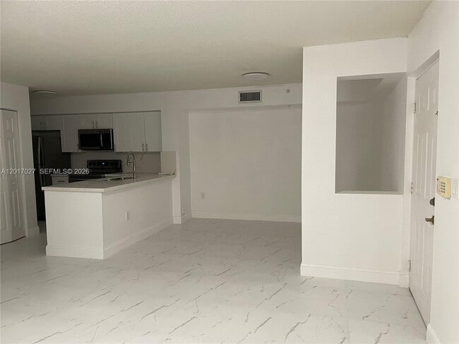 Photo - 720 SW 111th Ave Unit 101