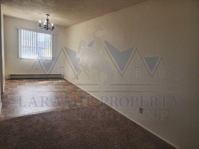 Photo - 708 Downey St Unit 9