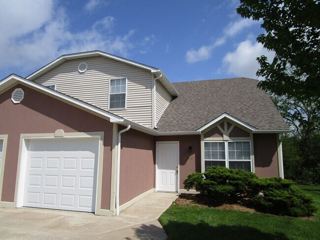 Building Photo - 3538-3540-3540 Prescott Dr Unit 3540 Prescott Dr.