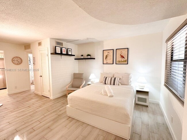 Photo - 664 SE 20th Ave Unit 6