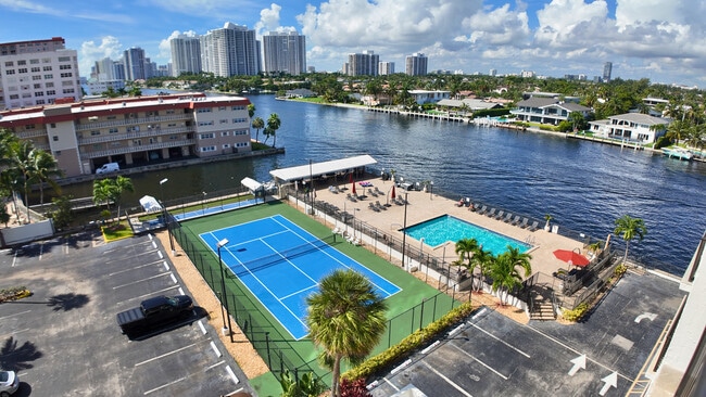 Building Photo - 2017 S Ocean Dr Unit 706
