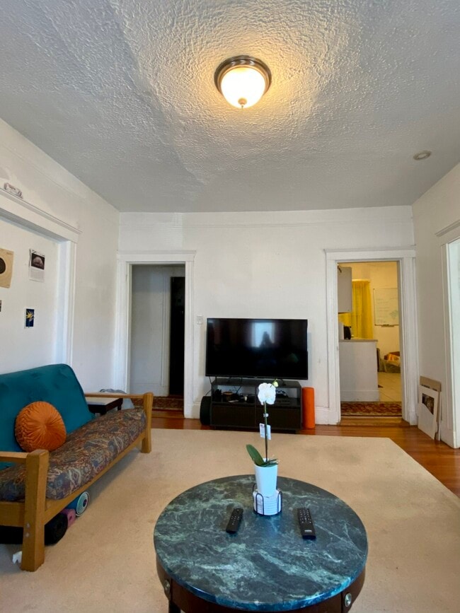 Photo - 162 Kelton St Unit 1