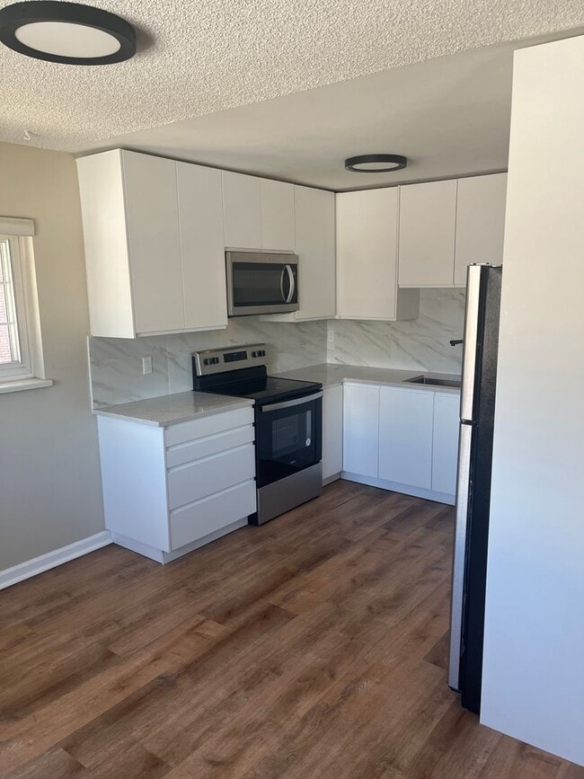 Building Photo - Move in ready 3bedroom 2bath Unit 313 Rental