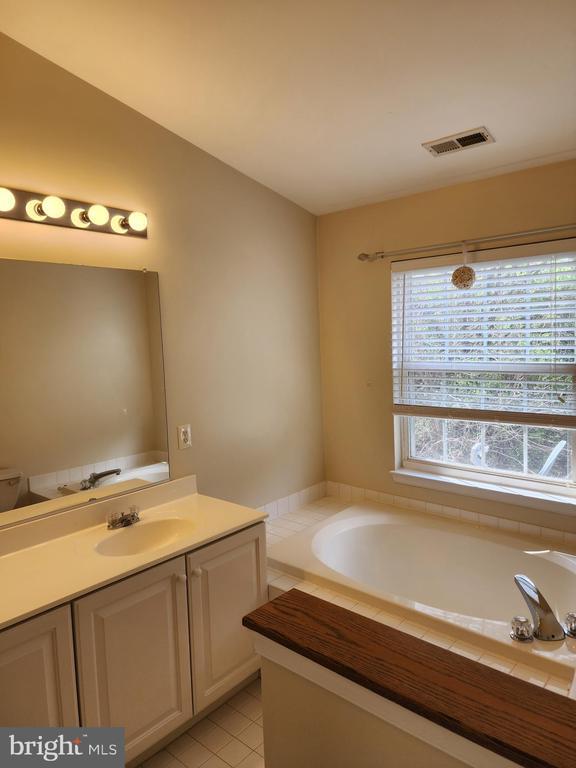 Photo - 507 Sylvan Ct