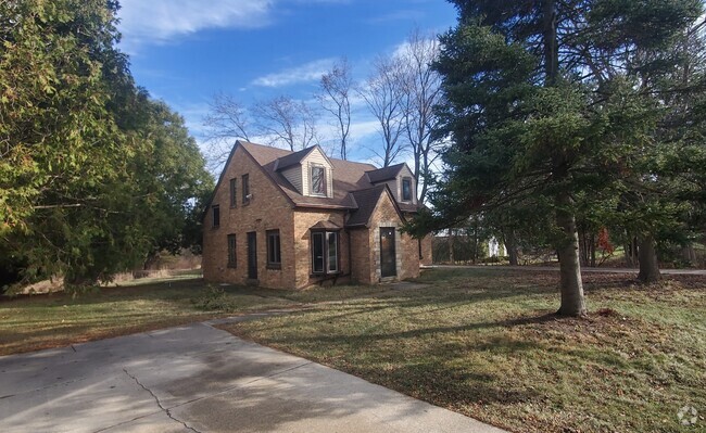 Building Photo - 10780 Appleton Ave Rental