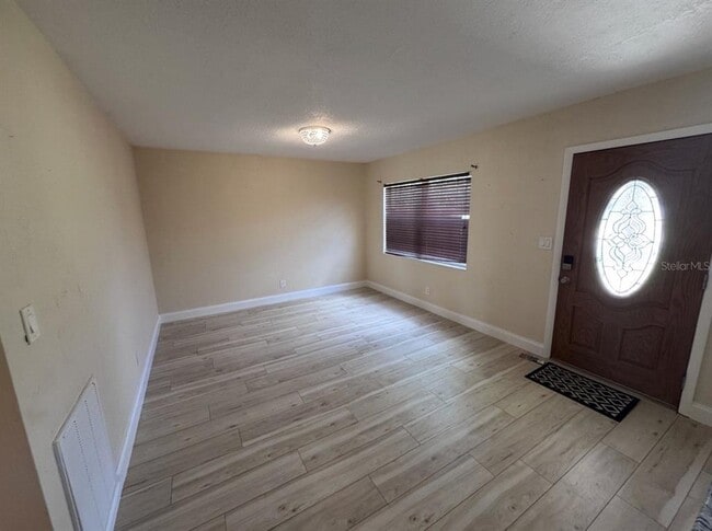 8915 59th Way