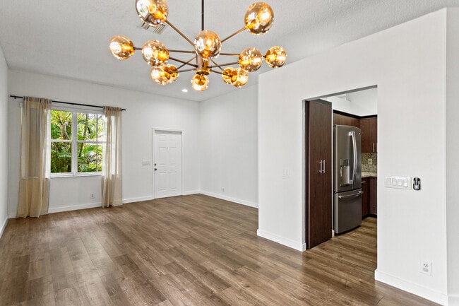 Photo - 1071 Bluewood Terrace
