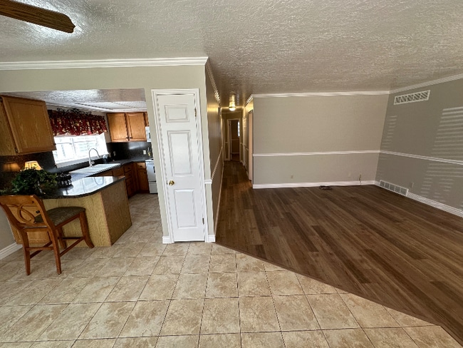Building Photo - 5279 2775 W St Unit 3C Rental
