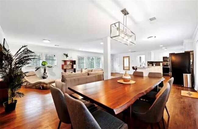 Photo - 4050 Washington Rd