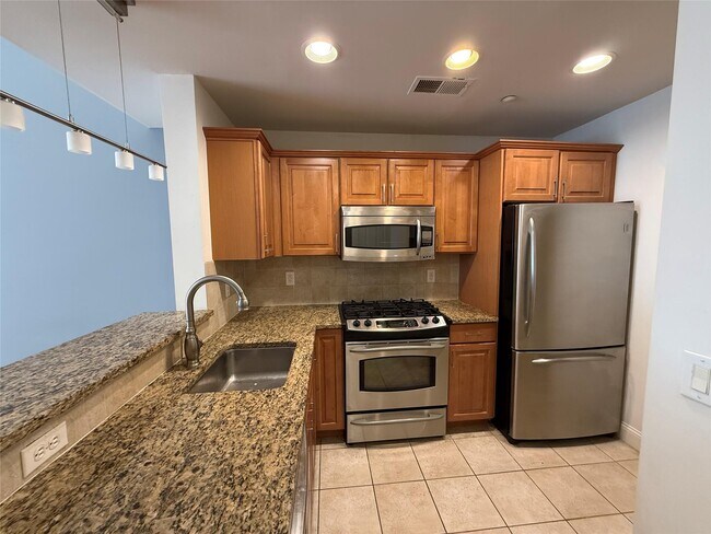 Photo - 1405 Round Pointe Dr