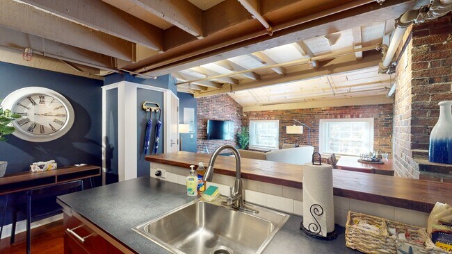 15 Union St Unit 3