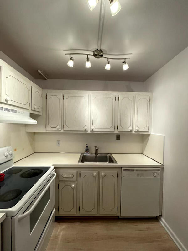 Photo - 3034 Ellesmere B Unit 3034