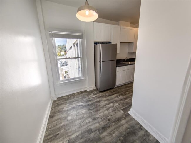 Photo - 5611 Carlton Way