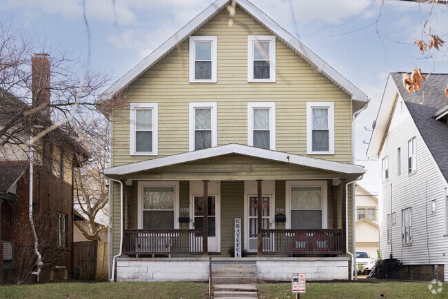 Building Photo - 2661 Indianola Ave Unit 2661 Rental