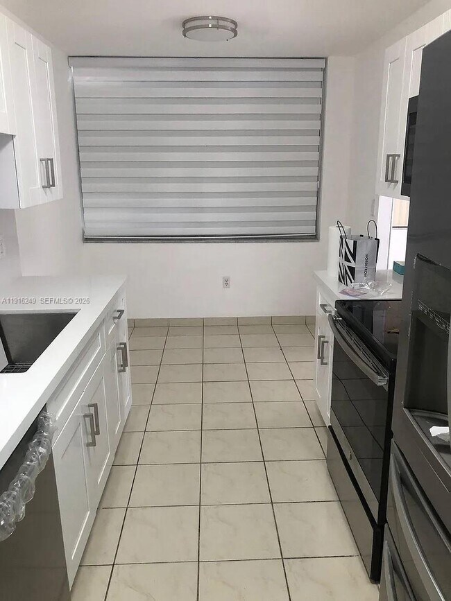 Photo - 1200 NE Miami Gardens Dr Unit 820W