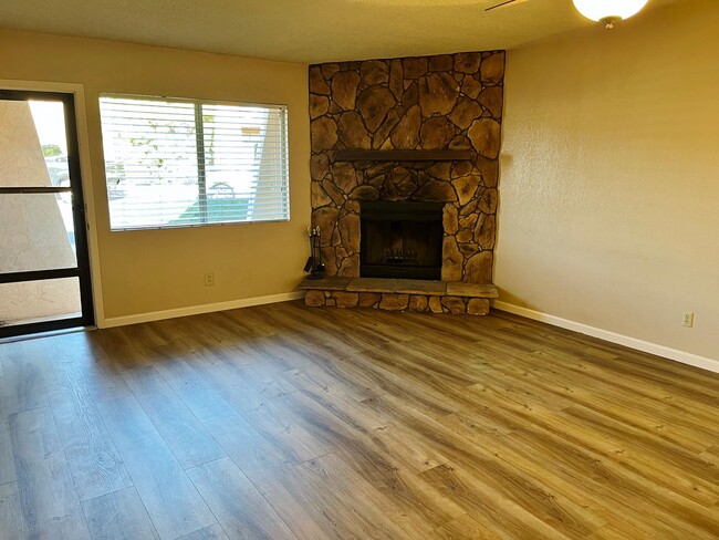 Photo - CONDO - VILLAGE OF OAK CREEK