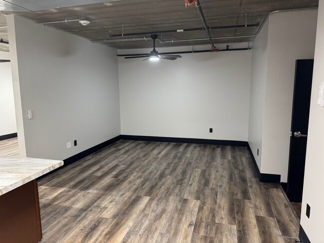 Photo - 217 S Badger Ave Unidad 207