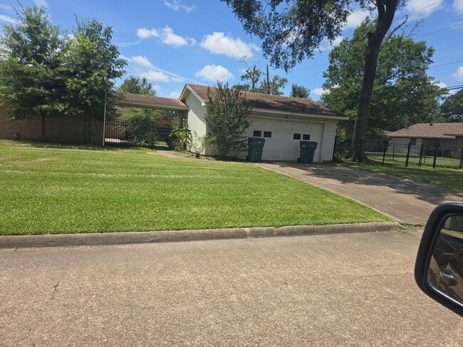 Photo - 6510 Daisy Dr