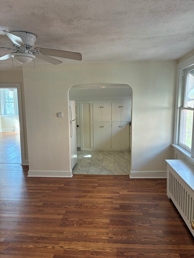 Living Room - 2109 Walnut St Unit 2nd Floor A