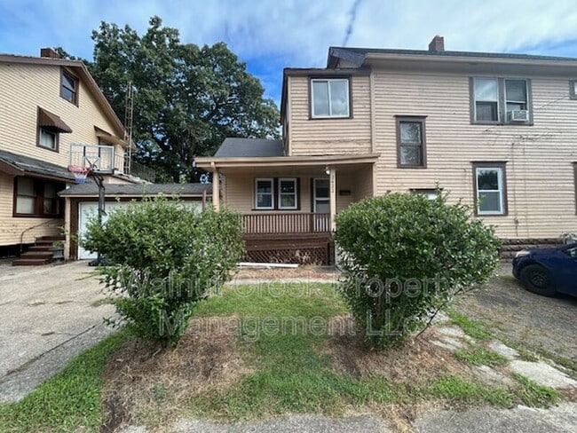 Building Photo - 2422 E St Unit Down Rental