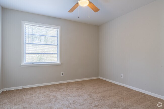 2BR, 1BA - 850SF - Bedroom