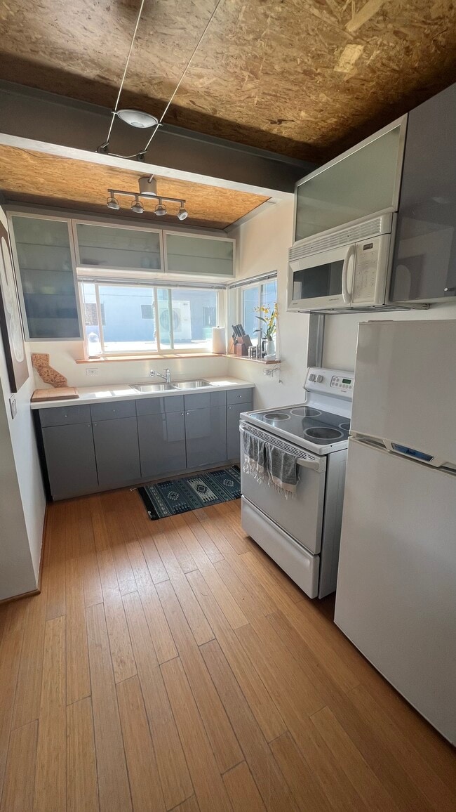 Photo - 1525-1522 Cabrillo Ave