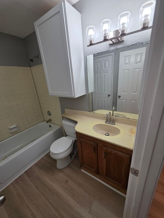 Photo - 2419 E Timberview Ln