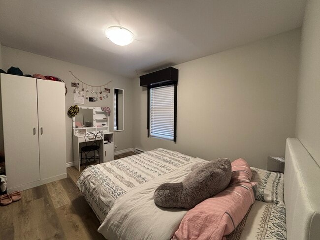 Photo - 178 Front St N Unit 402