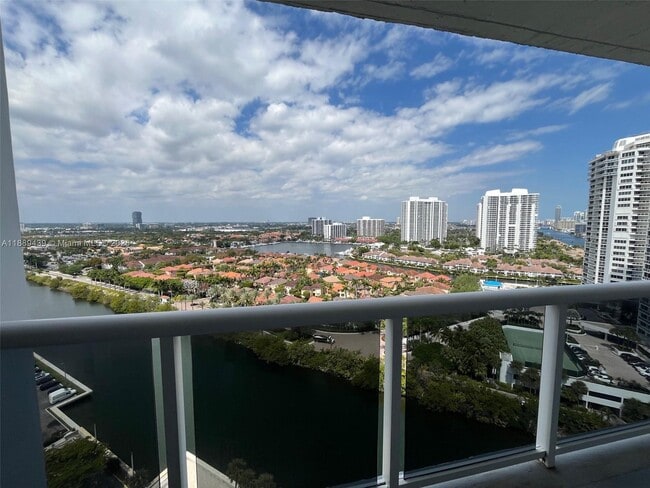 Photo - 20505 E Country Club Dr Unidad 2132