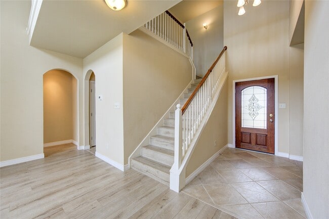 Photo - 6018 Royal Hollow Ln