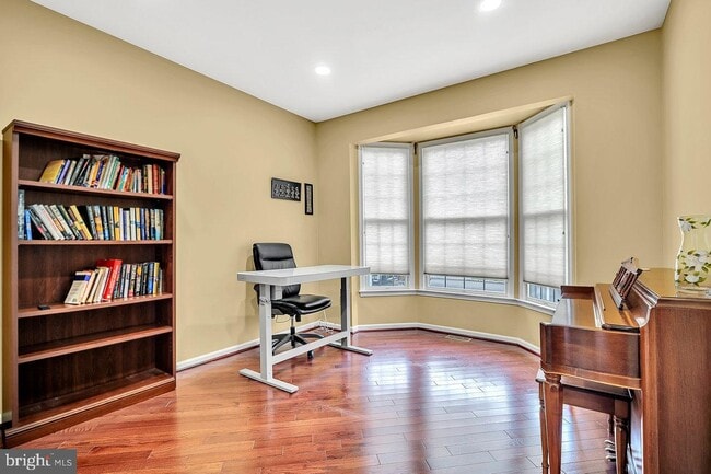 Photo - 86 Renfield Dr