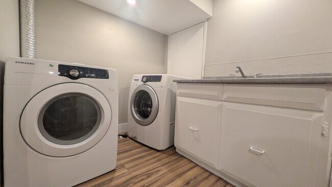 Photo - 46050 Camrose Ave