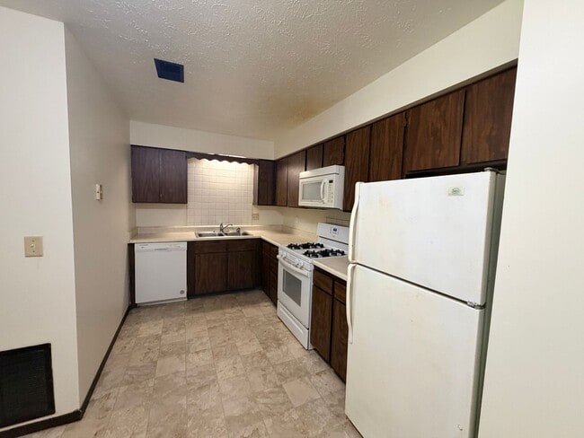 Timber Knoll - 3741