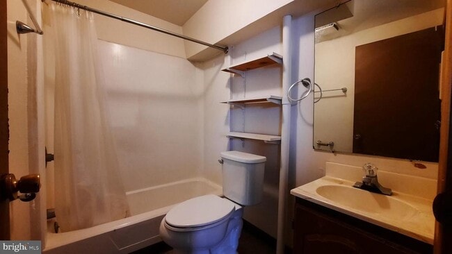 Photo - 217 S Main St Unidad C