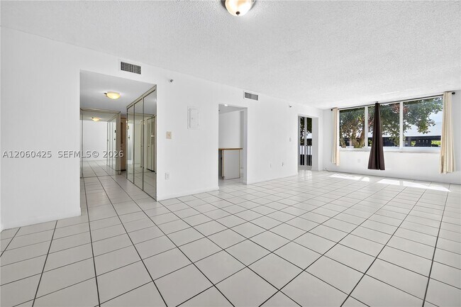 Photo - 17890 W Dixie Hwy Unit 203