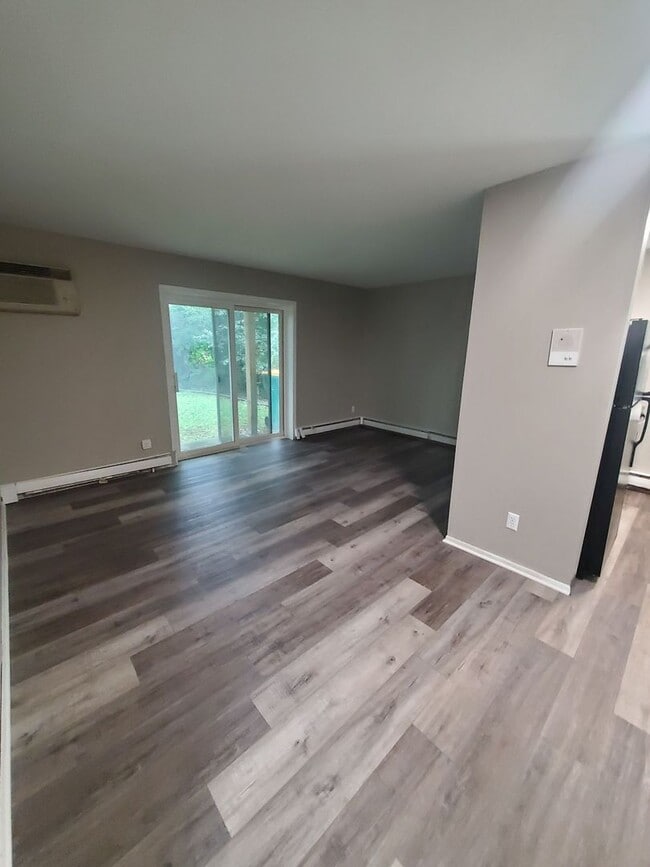 Building Photo - 1710 Elder St Rental