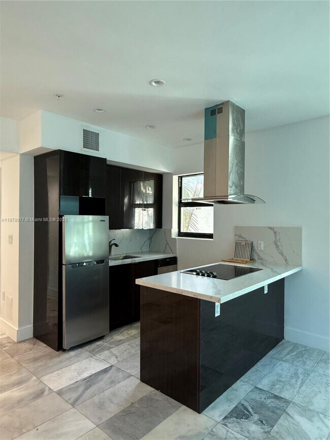 Photo - 1560 Drexel Ave Unidad 207