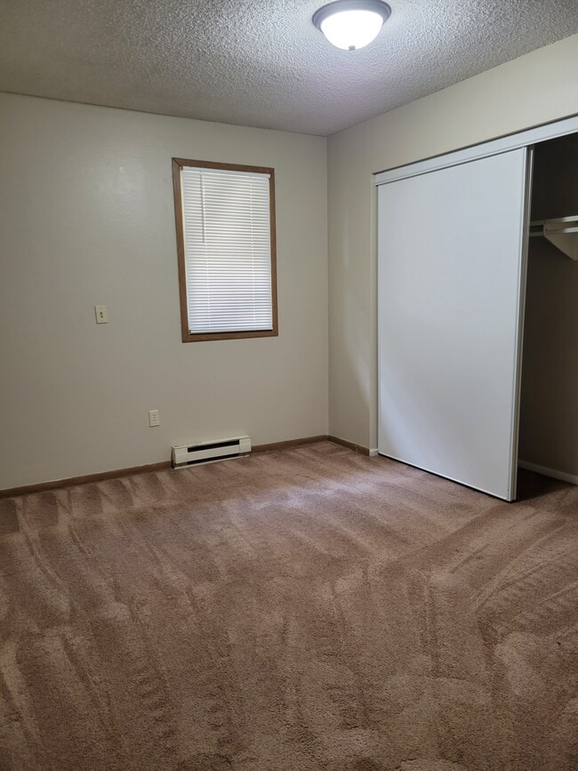 Photo - Colonial Park Apartments