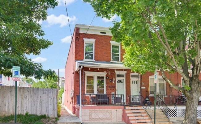 Photo - 413 Hamilton St